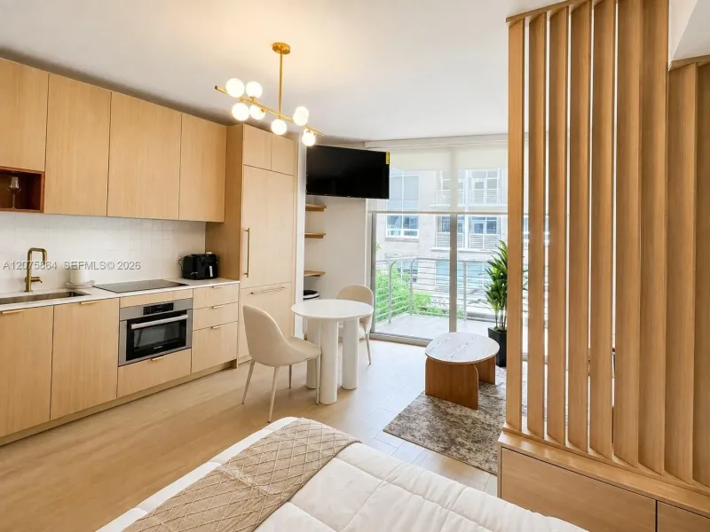 90 NE 32nd St #314, photo 2