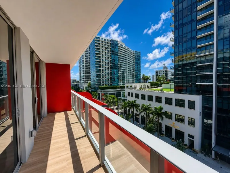 90 NE 32nd St #705, photo 4