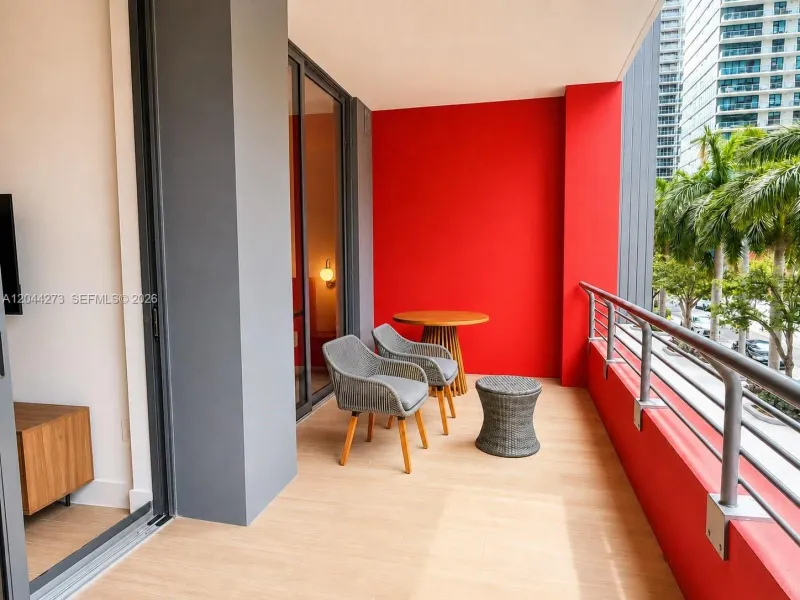 90 NE 32nd St #205, photo 4