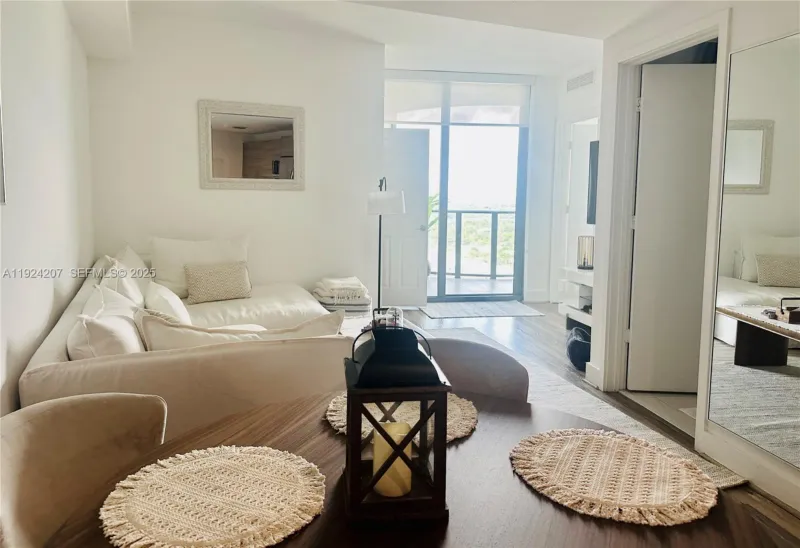 121 NE 34th St #3014, photo 3
