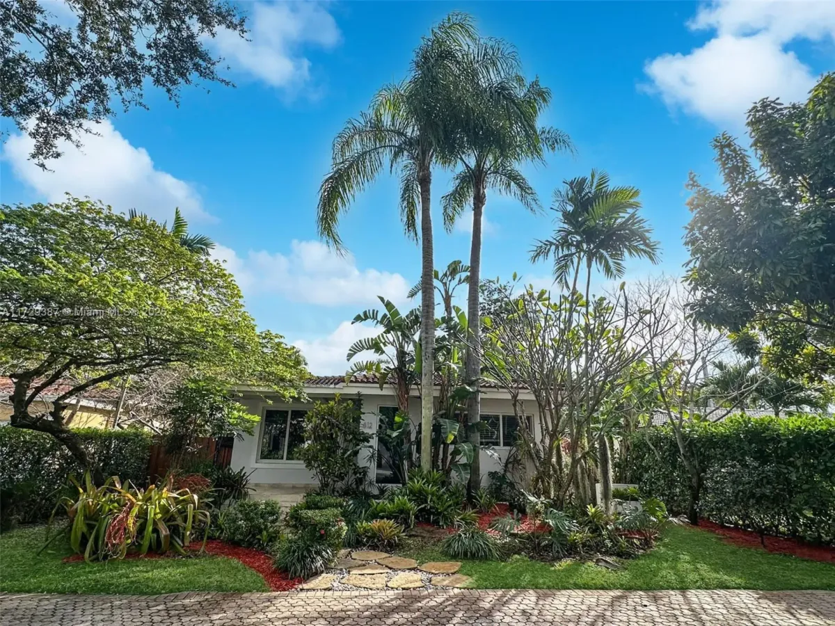 Miami Shores Residence, Miami Shores